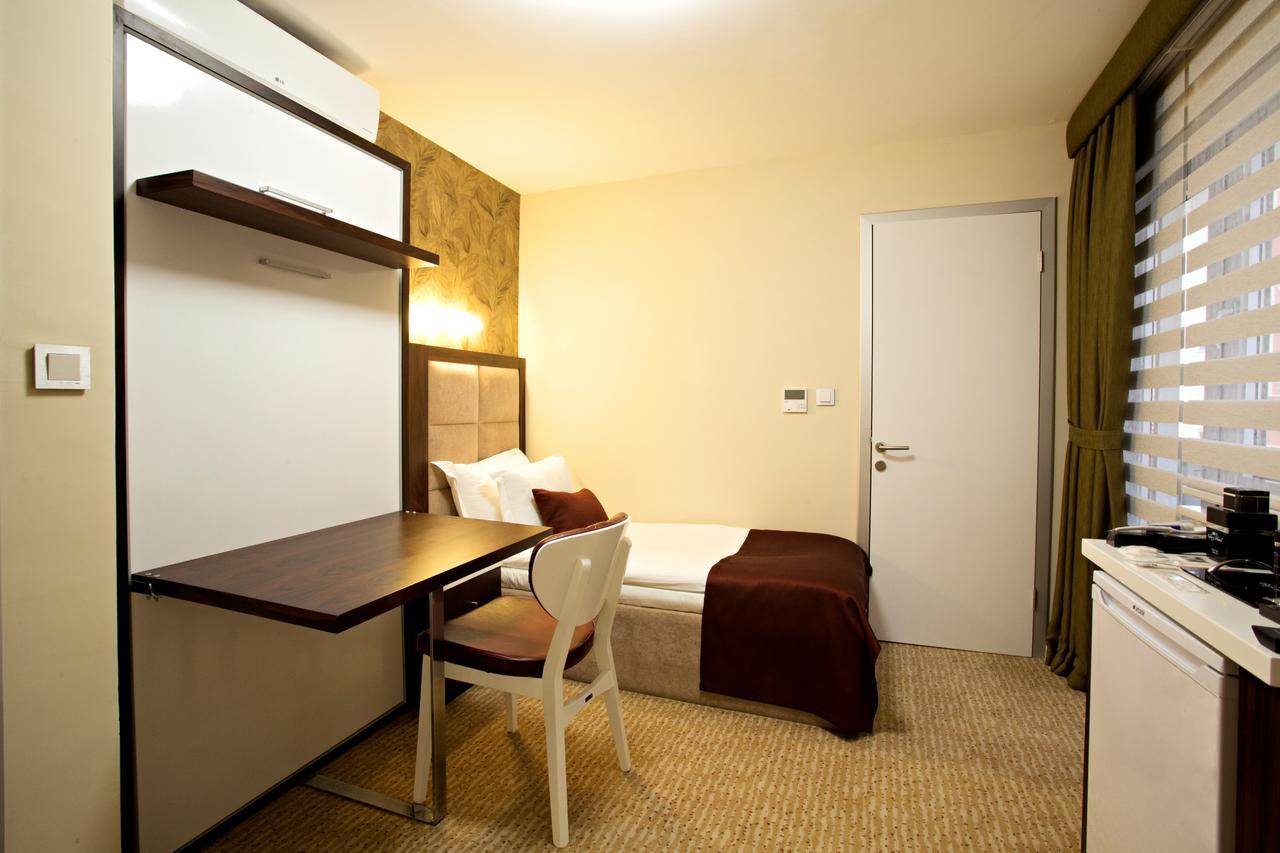 Endglory Hotel คอร์ลู ภายนอก รูปภาพ